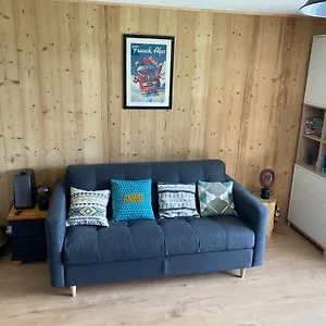 https://location-studio-plein-centre-les-carroz.hotels-rhonealpes.com