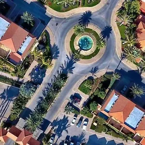 https://luxurious-3-bedroom-house-in-gold-coast.comcaribbean.com
